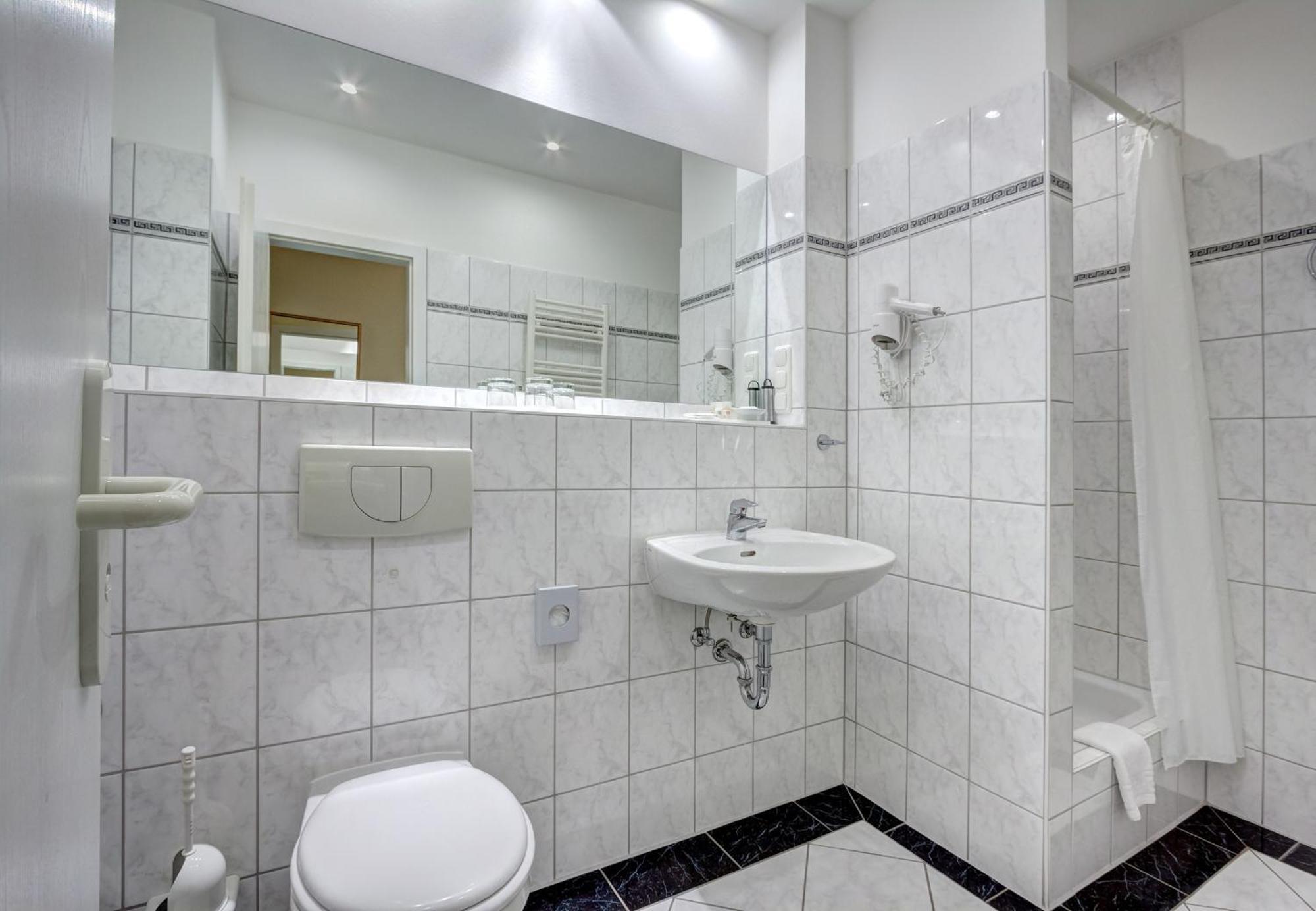 Haus Seeblick Hotel Garni & Ferienwohnungen Zinnowitz Δωμάτιο φωτογραφία